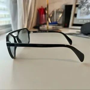 Prada | Accessories | Euc Prada Spr22r Black Sunglasses  display picture 3